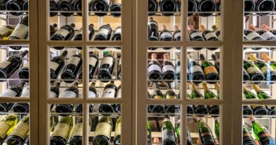 cantina vino Foto di Nick Fewings su Unsplash nick-fewings-SKAyvHsQrOc-unsplash